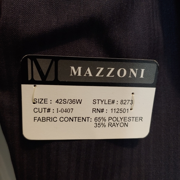 Mazzoni Men's Modern Stripes 2 button Blazer - Picture 10 of 10